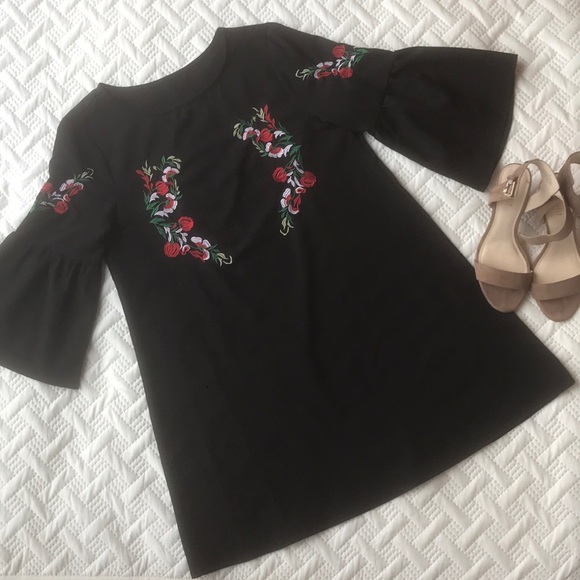 Floral Embroidered Bell Sleeve Dress - Picture 3 of 6